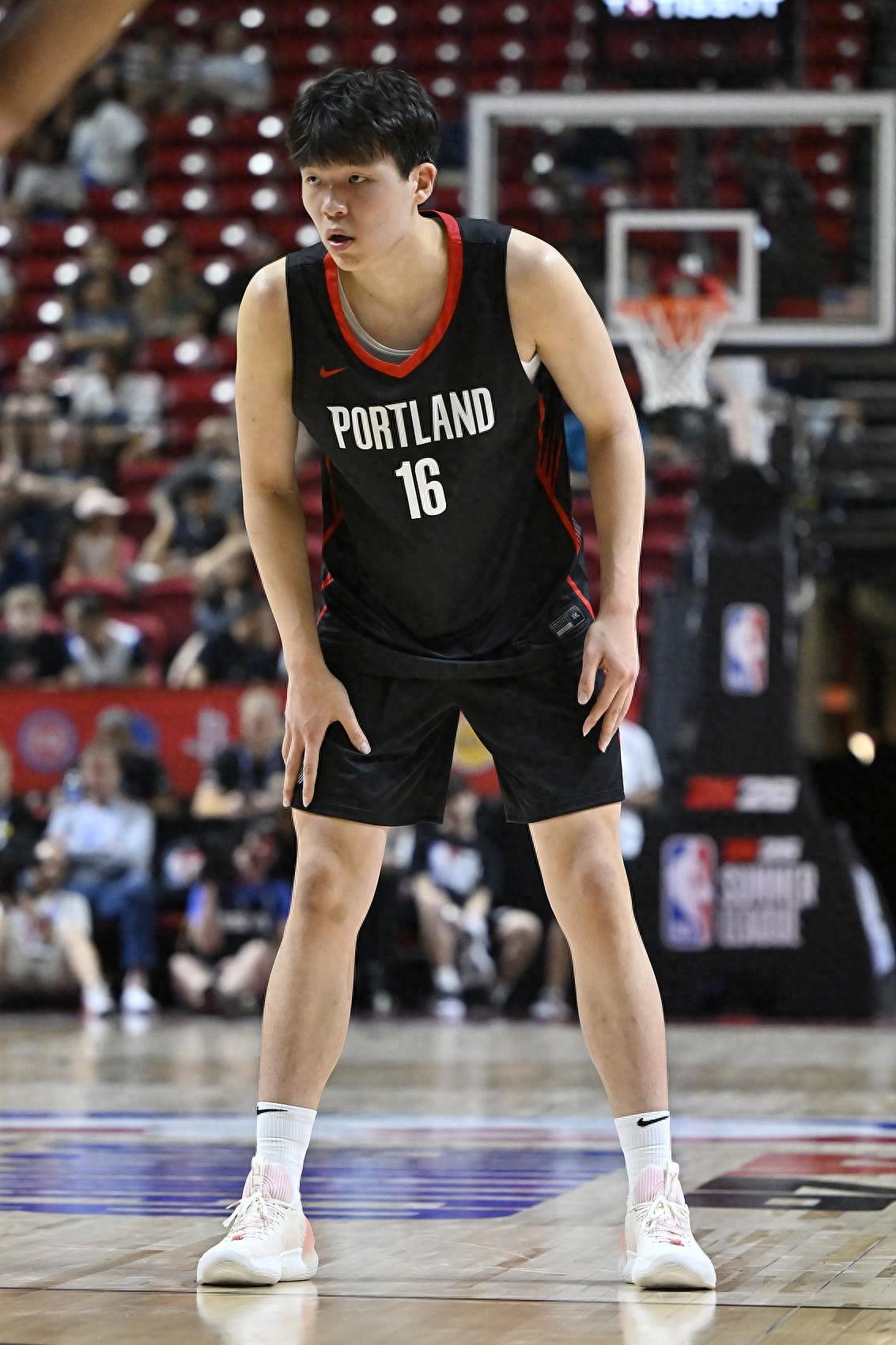 美媒:说杨瀚森像约基奇还为时过早,但至少能到比尔-沃顿的水平