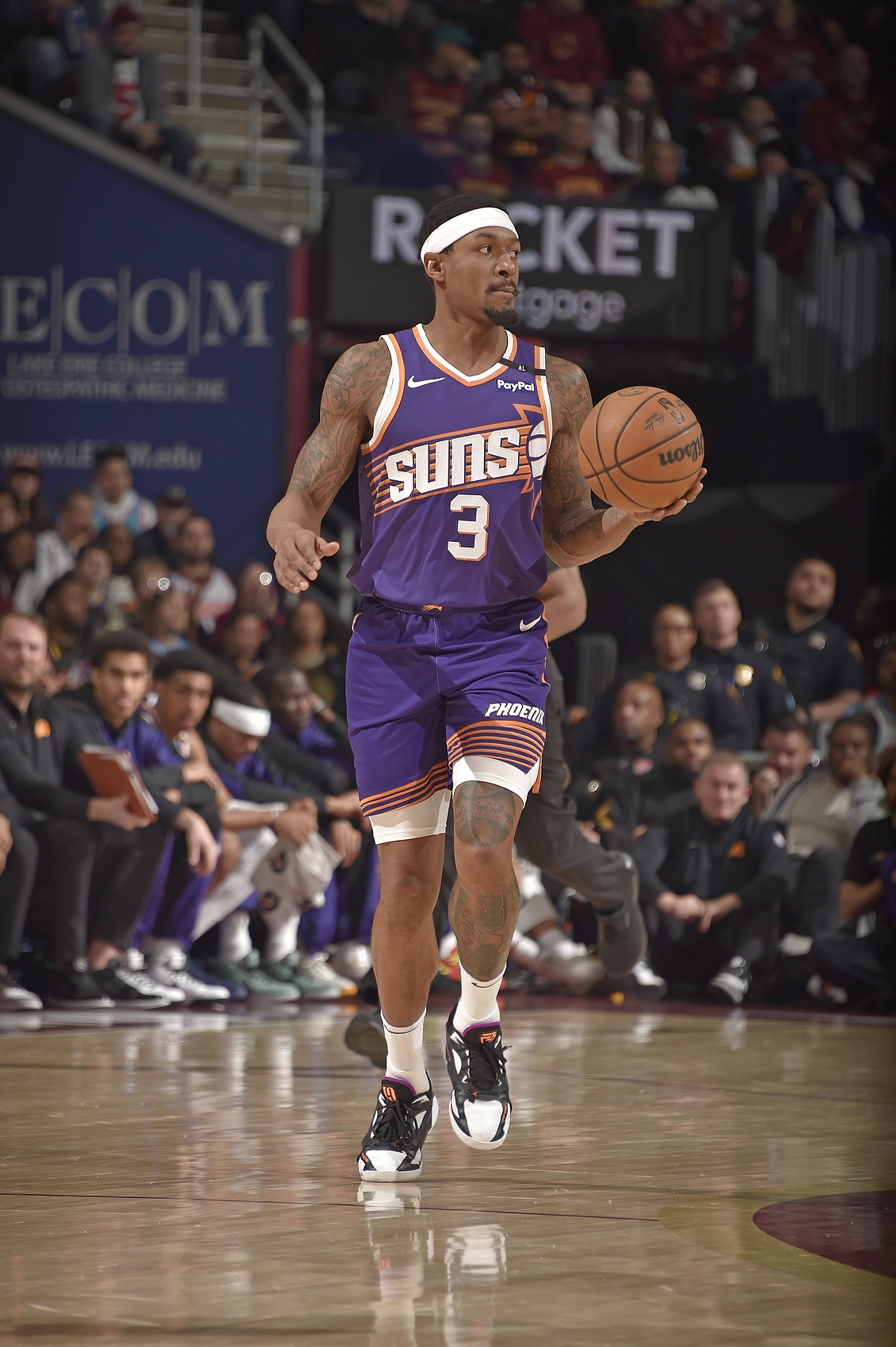 美记:一旦太阳与比尔正式完成买断 快船签下他的势头将十分强劲