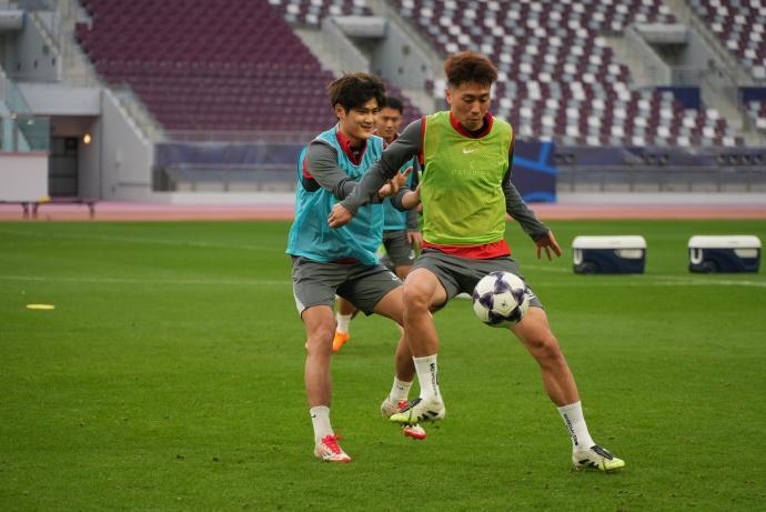 神奇主帅米卢自荐首席助教？海港外援选择坚持走 “咸菜泡饭 路线